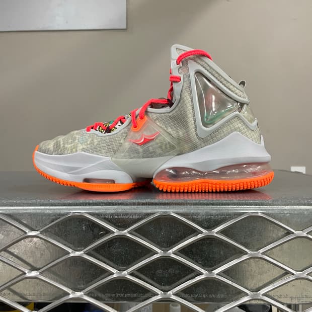 나이키 르브론 19 패스트 푸드 250