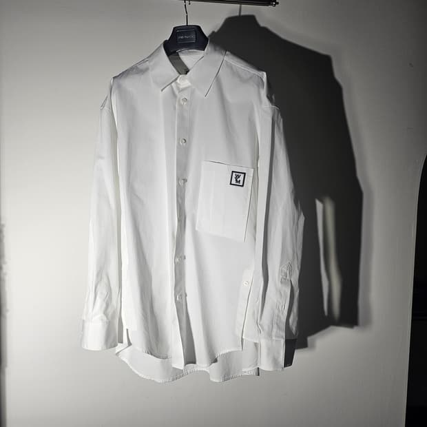 [K] 우영미 백로고 셔츠