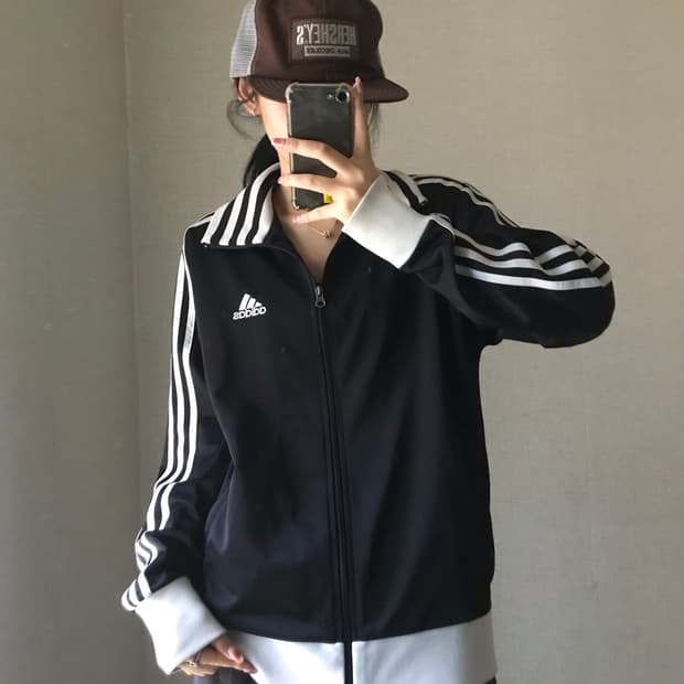 아디다스 블랙 스트라이프 져지