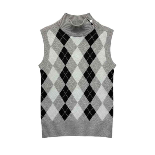 Michel Klein 미쉘클랑 아가일 반폴라 니트베스트 플랩버튼 디테일