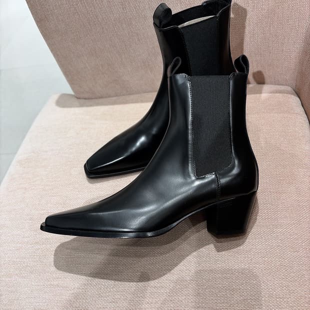 (정품/새상품) TOTEME 토템 여성 블랙 레더 시티 첼시 부츠