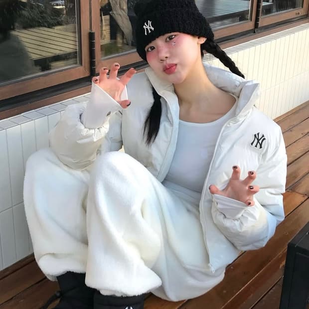 MLB 유광 커브 크롭 패딩