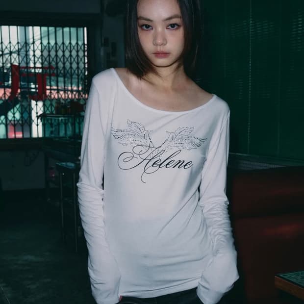 헬레네파리스 엔젤 레터링 큐빅 롱 슬리브 화이트