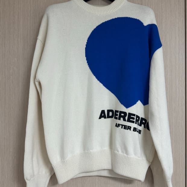 아더에러 트윈하트 로고 니트 아이보리 A1사이즈