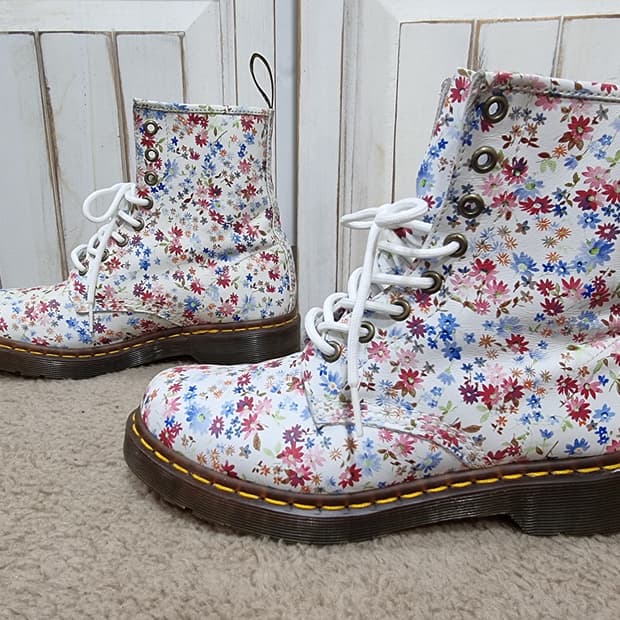 닥터마틴 플라워 8홀 워커 (C866