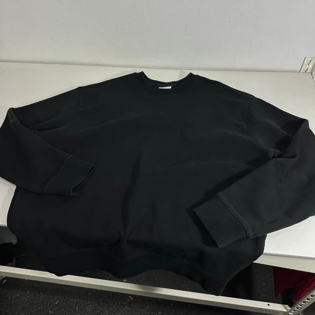 L 소버먼트 블랙 오버핏 헤비 맨투맨