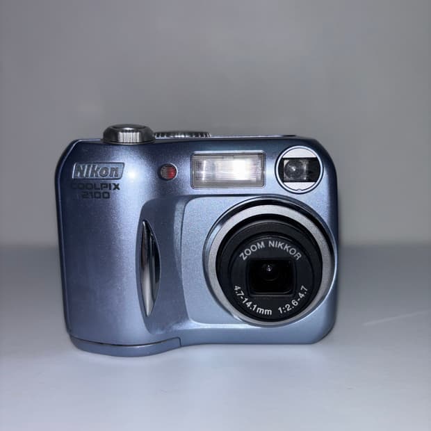 니콘쿨픽스2100 디카