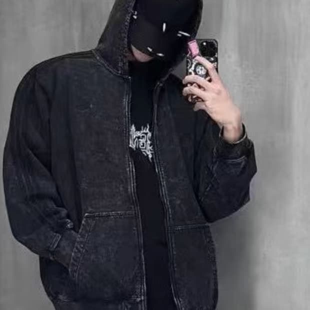 발렌시아가 25ss 퍼포레이티드 스파이크 마스크캡