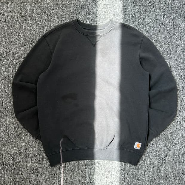 칼하트 미드웨이트 블랙 맨투맨