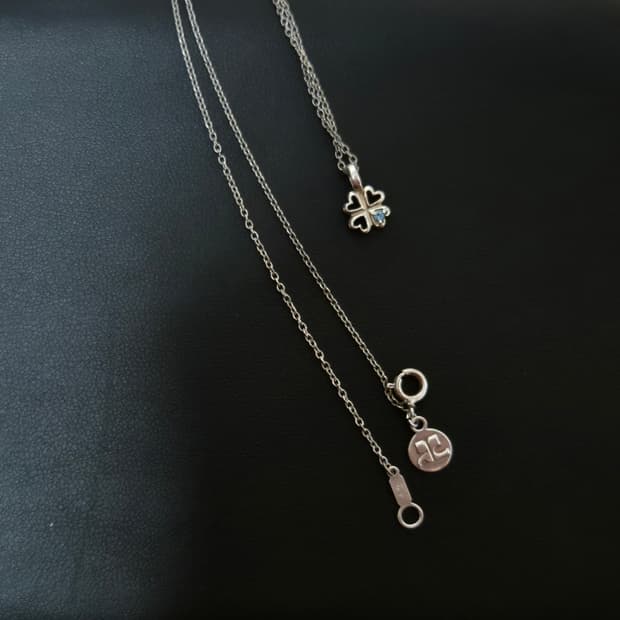 꾸레쥬 클로버 실버 목걸이