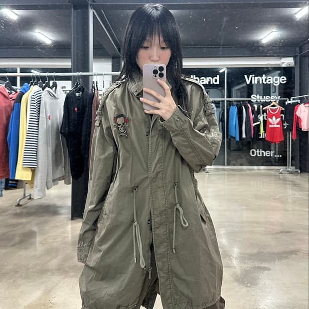 버카루 오리지널 빈티지 스컬 패치 카키 코트