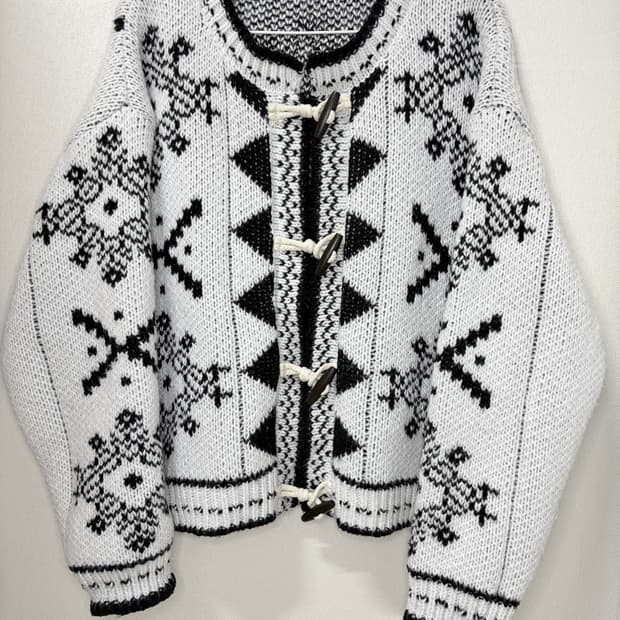 노르딕 니트 떡볶이 가디건