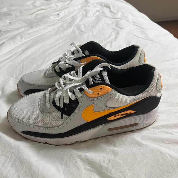 나이키 에어맥스90 화이트오렌지 색상