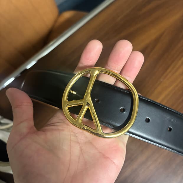 니들스 피스 버클 블랙