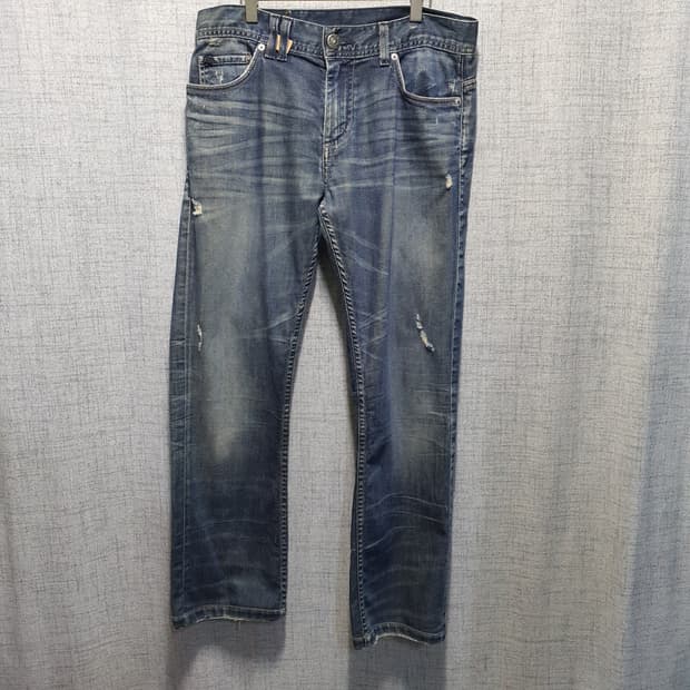 아르마니 익스체인지 데미지 워싱 데님 청바지 