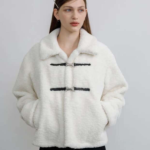 리맨티스트 버클 퍼 자켓 아이보리 