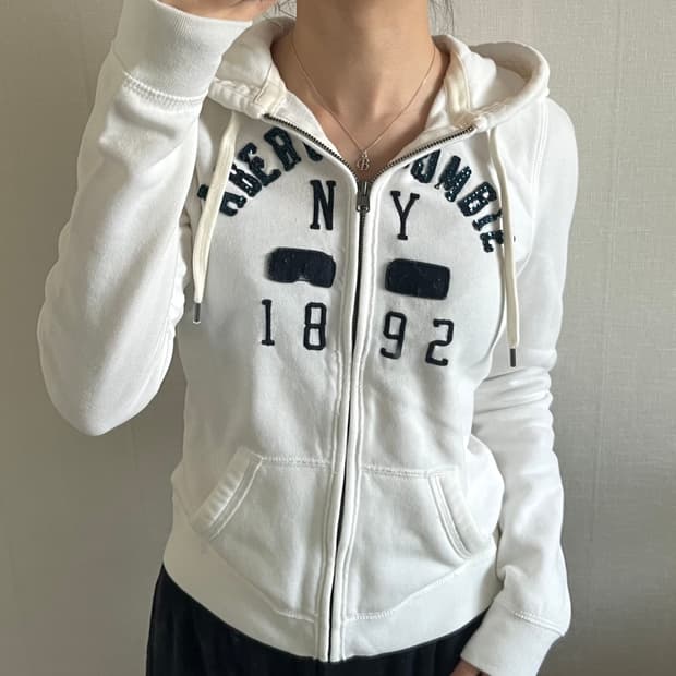 zip up hoodie