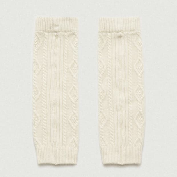 The Barnnet/ Cable Knit Leg Warmer_Ivory