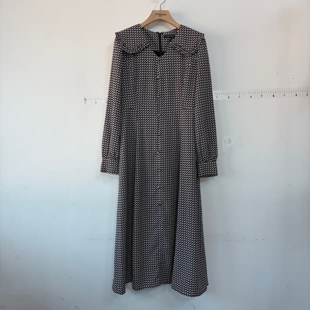 플라스틱 아일랜드 패턴 롱 원피스