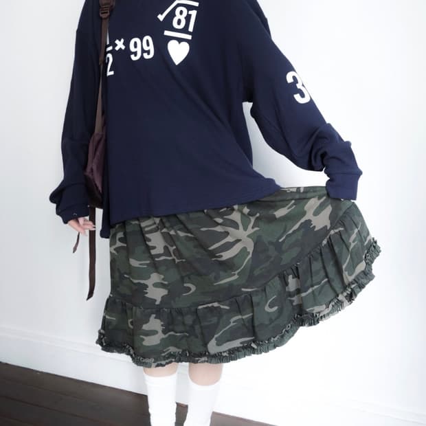 인앤양하모니 프릴 스모크 스커트 (카키)