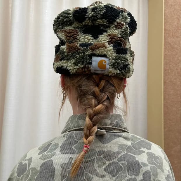 칼하트 윕 24fw 보아 플리스 카모 비니