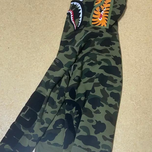 정품 베이프 녹계 후드집업 L사이즈