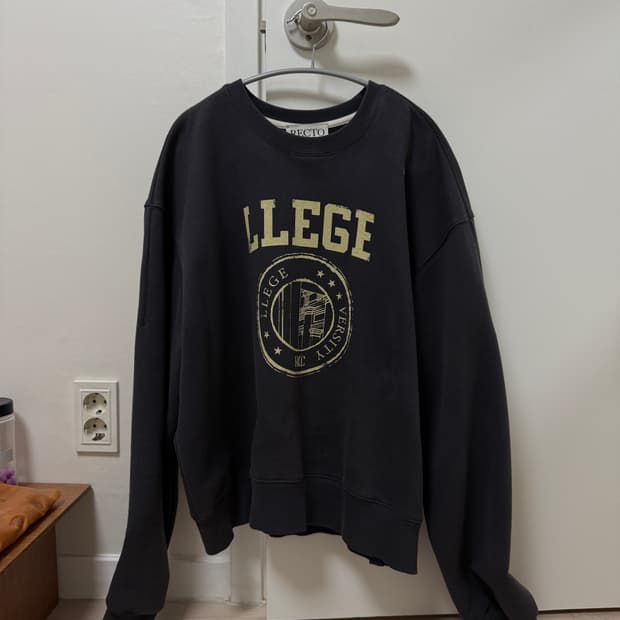 (FREE) 렉토 맨투맨 챠콜