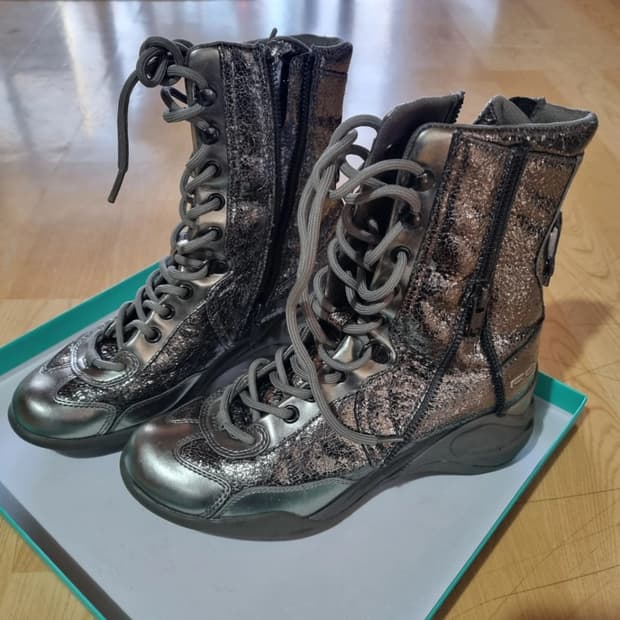 포나리나 롱 부츠 실버 EU36