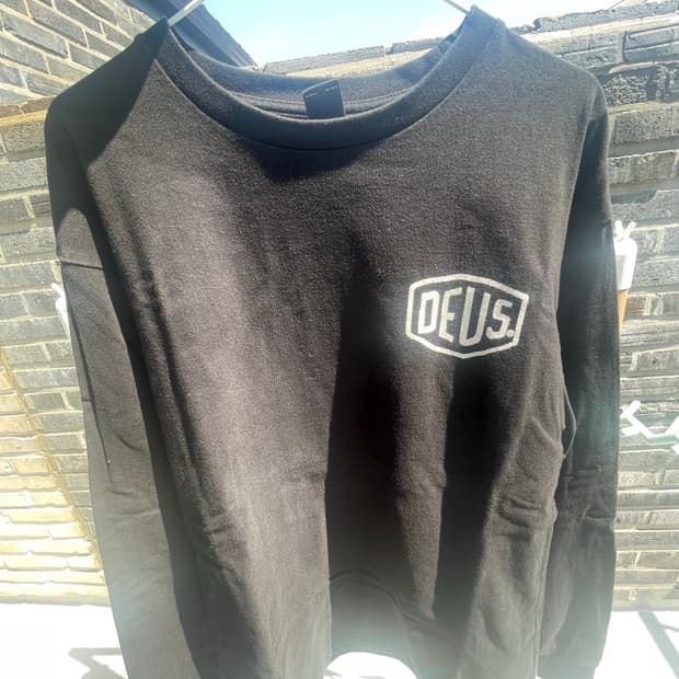 데우스 롱슬리브 (와우산로)