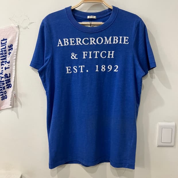 156 아베크롬비 반팔