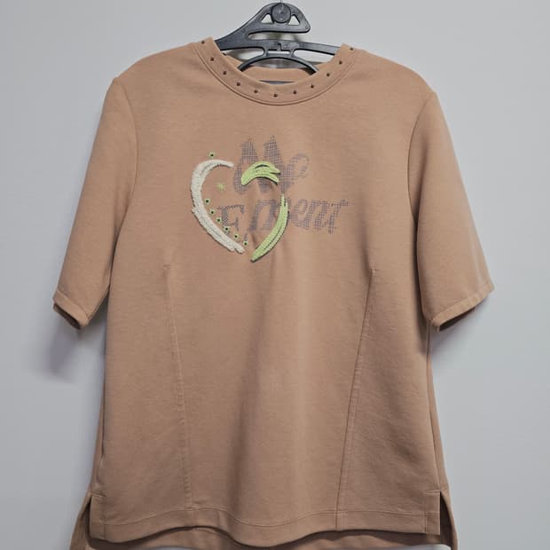 한섬 마인  하트 반팔 티셔츠