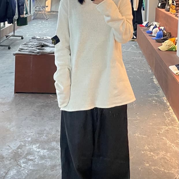 스톤 아일랜드 와펜 코튼 라운드 니트 H953