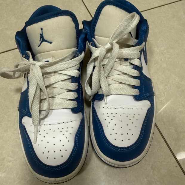 조던1 로우 화이트 다크 마리나 블루 235