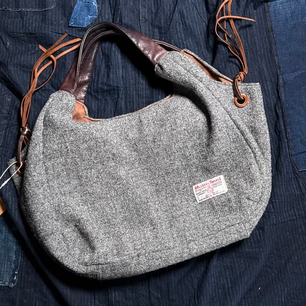 Te chichi x 해리스트위드 울 & 레더 숄더백