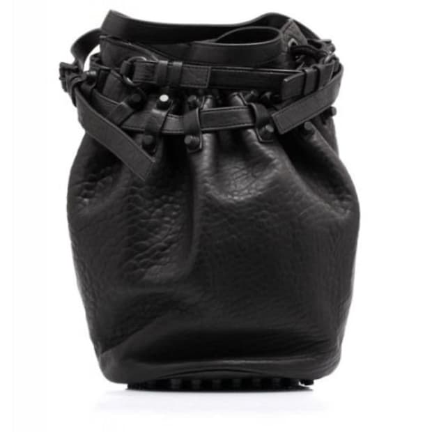 알렉산더왕 디에고 버킷백 (스터드 블랙)