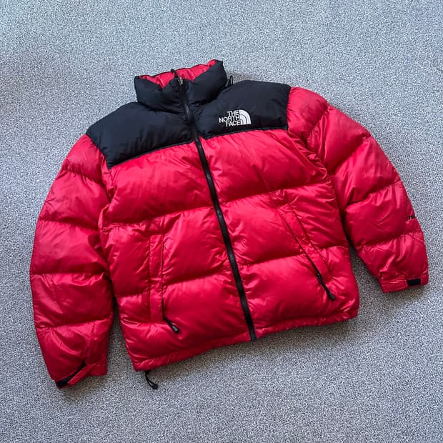 노스페이스 눕시 레드/블랙 패딩