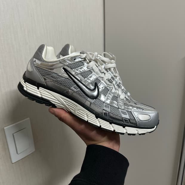 나이키 P-6000 실버 260mm