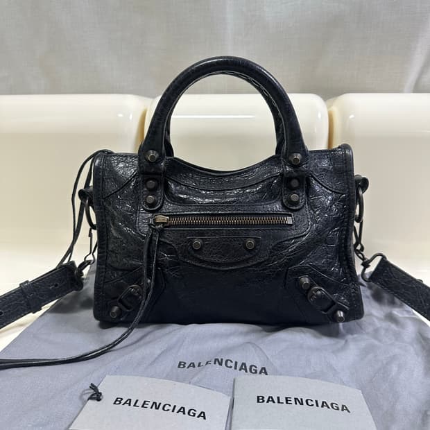 [A+ 정품] 발렌시아가 르 시티 모터백 미니 블랙