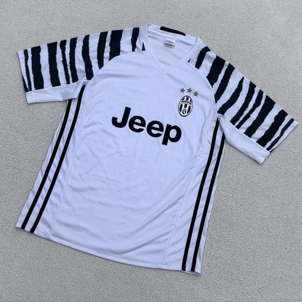 L 지프 유벤투스 써드 유니폼 0414E