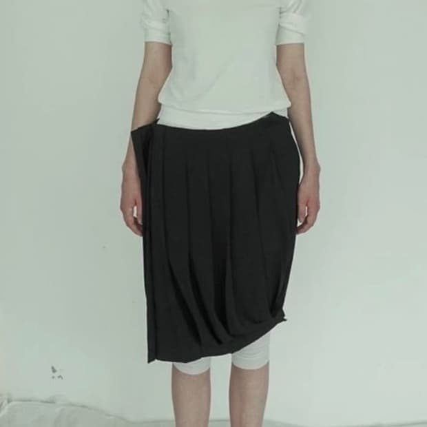 Eonts 에옹쓰 Pinched pleats skirt ( black )