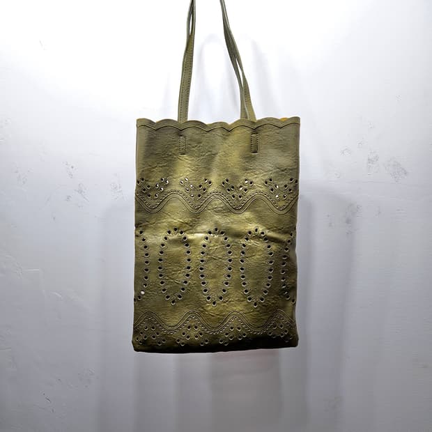 올리브그린 펀칭 토드백