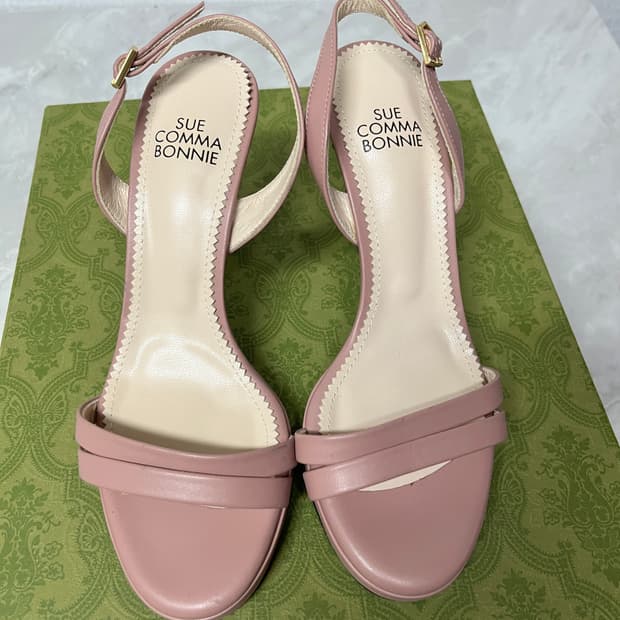 슈콤마보니 핑크 샌들 235사이즈 1회착용