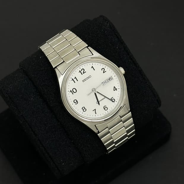 세이코 크로노스 라운드 쿼츠 시계