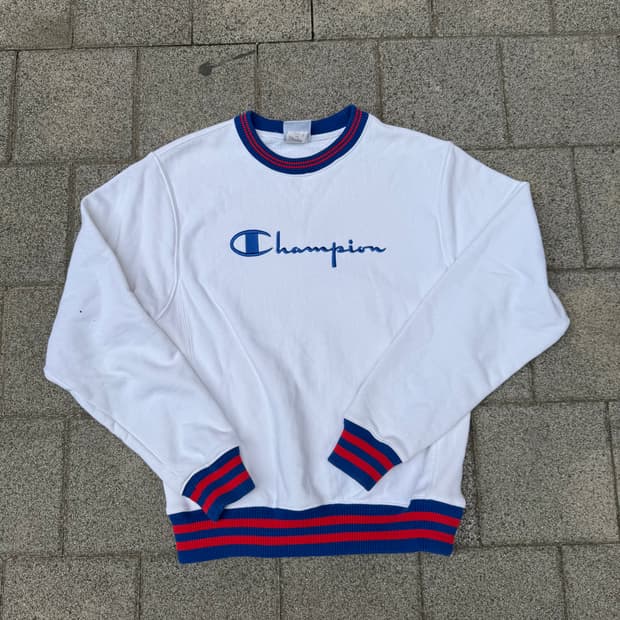 챔피온 화이트 맨투맨 티셔츠