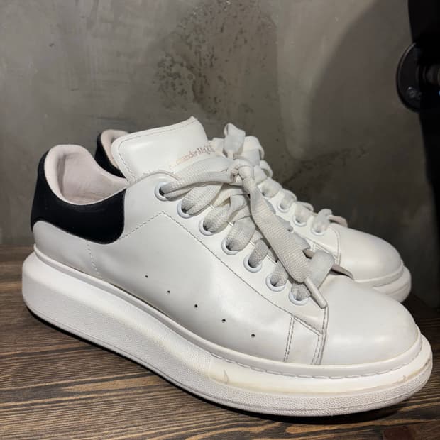 알렉산더맥퀸 오버솔 흰검