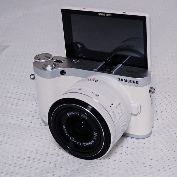 삼성 NX300M 미러리스 카메라