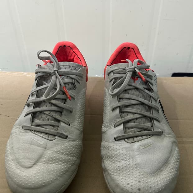 나이키 티엠포 축구화 245mm 판매