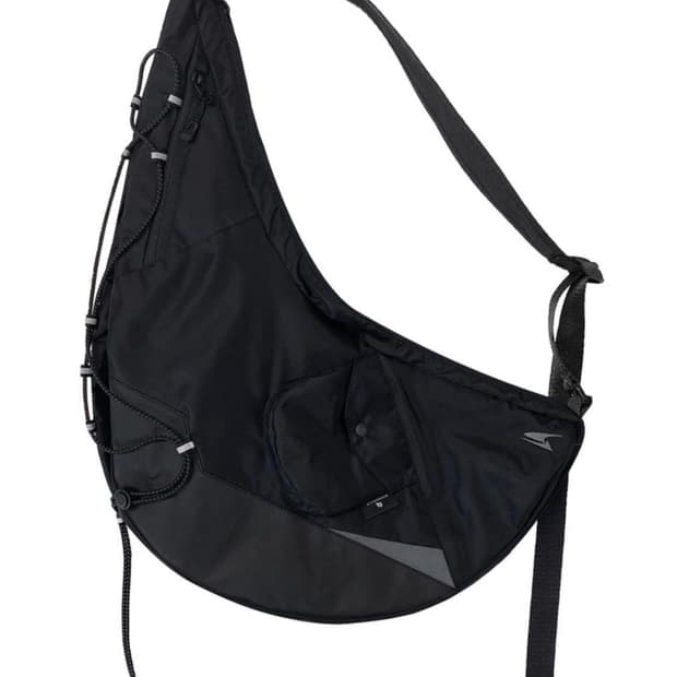 디퍼런트이즈오케이 슬링백 블랙