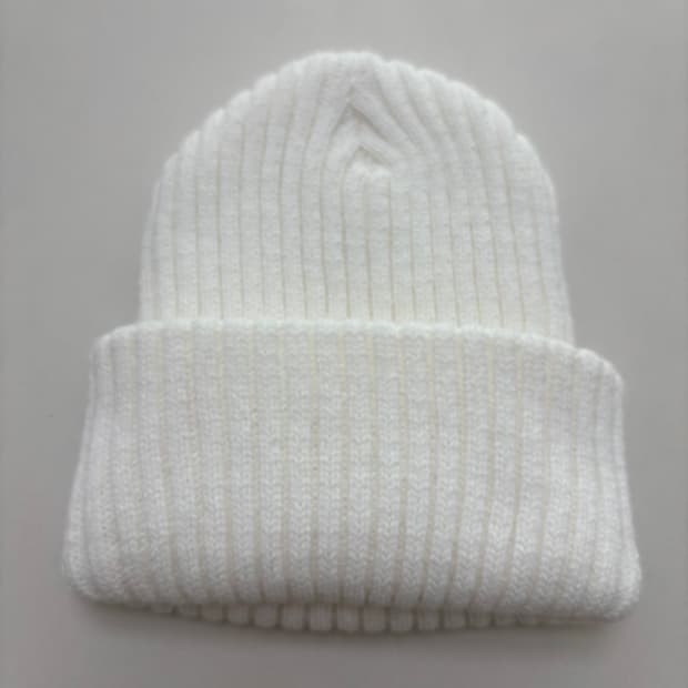 화이트 니트 비니