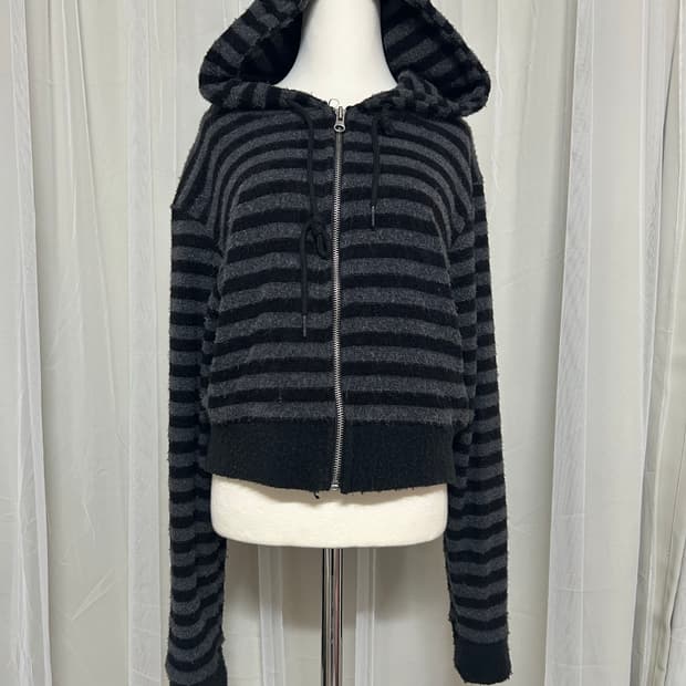 스트라이프 테리소재 니트 크롭후드집업 나나깔